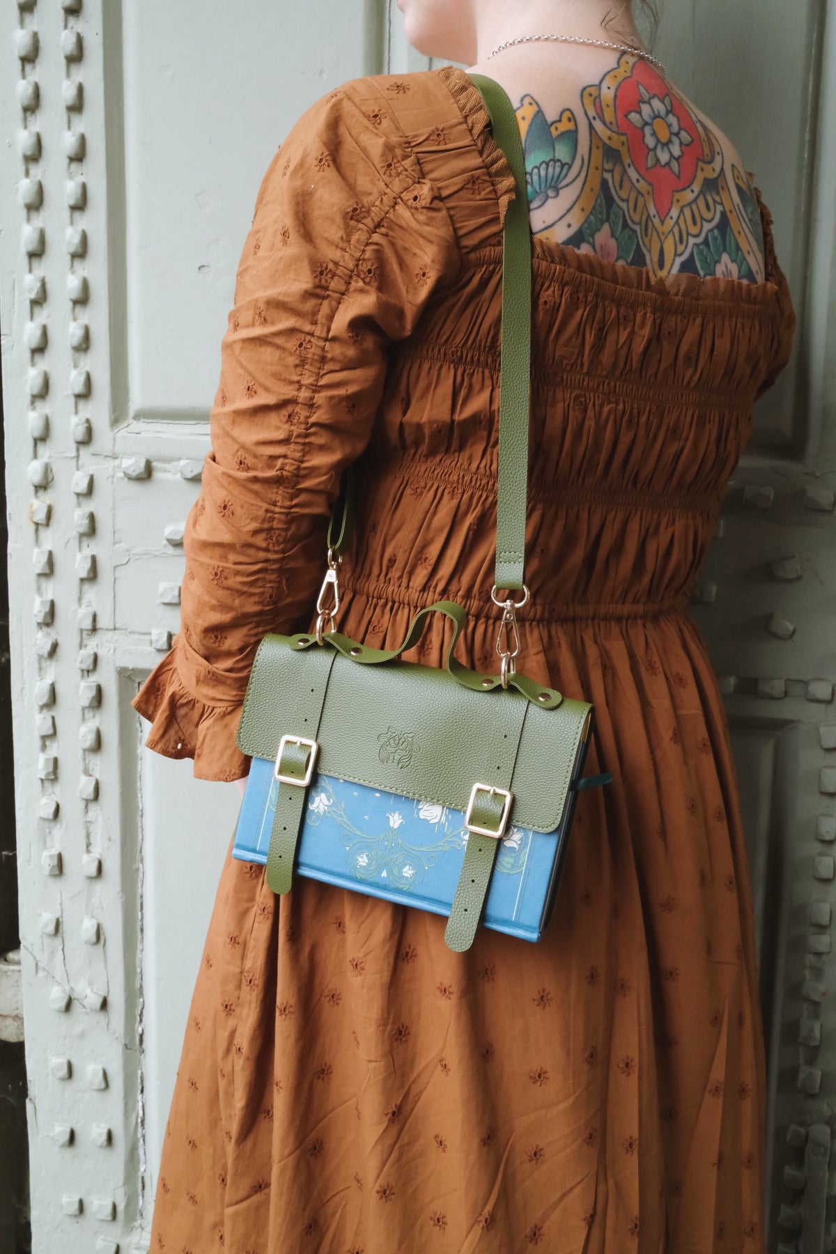 The Siren & Swan Book Satchel - Olive Green