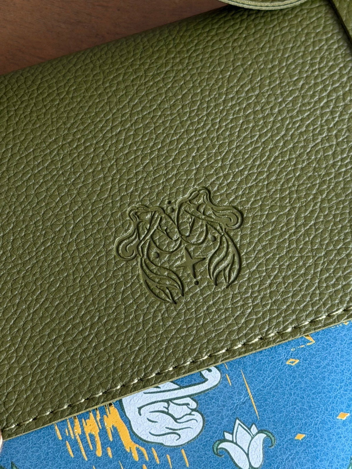 The Siren & Swan Book Satchel - Olive Green