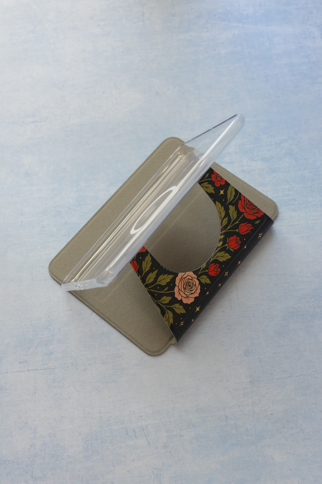 Heroines Quest Kindle Case - Clear Back