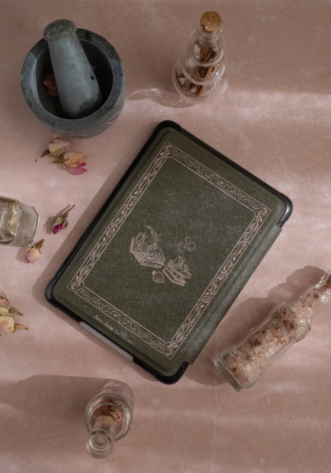 Witching Hour Kindle Case - Siren & Swan X Emiscape
