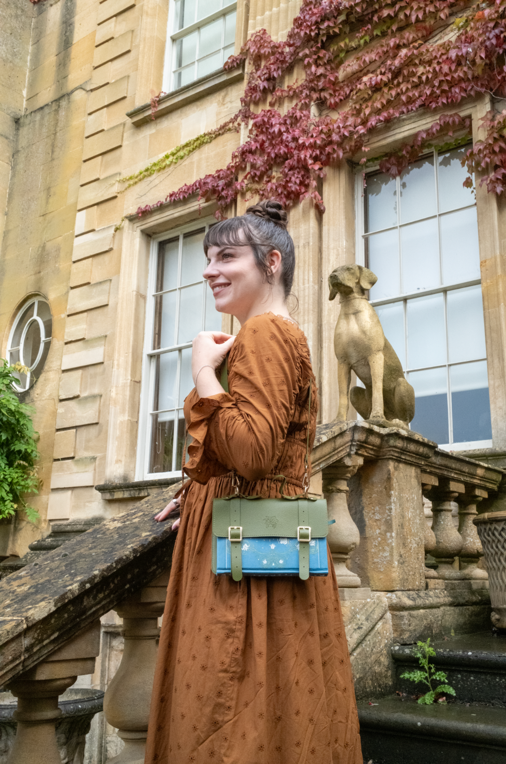 The Siren & Swan Book Satchel - Olive Green