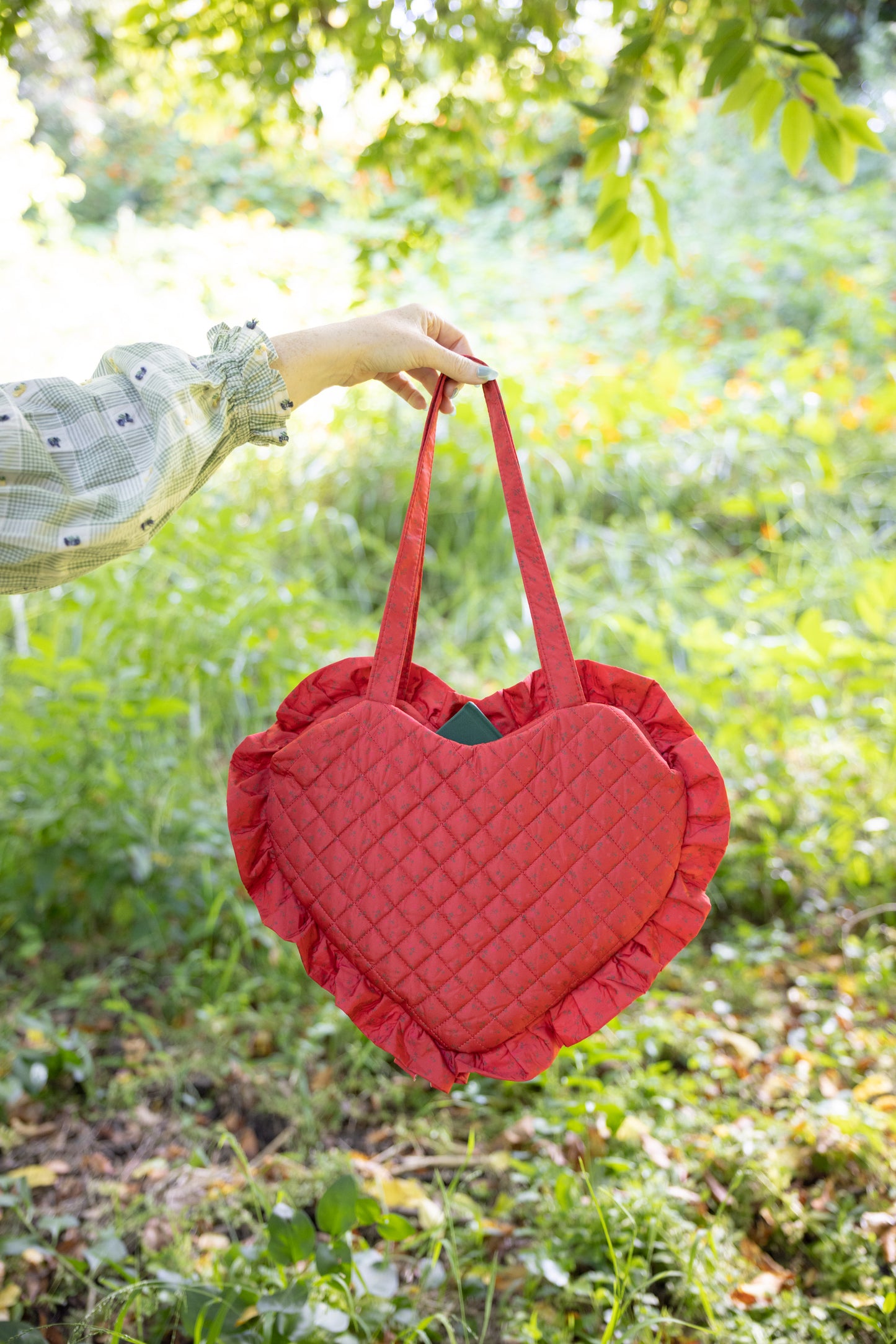 Book Lover Quilted Heart Bag in Red Ditsy Florals